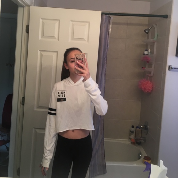 Hollister Cropped Hoodie - Picture 5 of 5